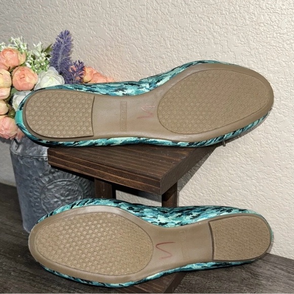 Land's End Woman's Bianca Teal Green Camo Bow Fabric Ballet Comfort Shoe Sz 9.5B - Picture 6 of 7